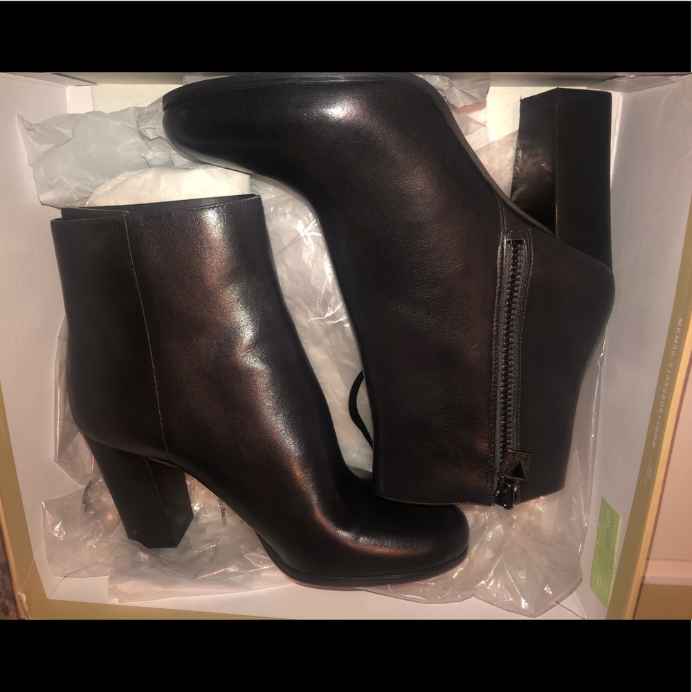 New Michael Kors Black boots